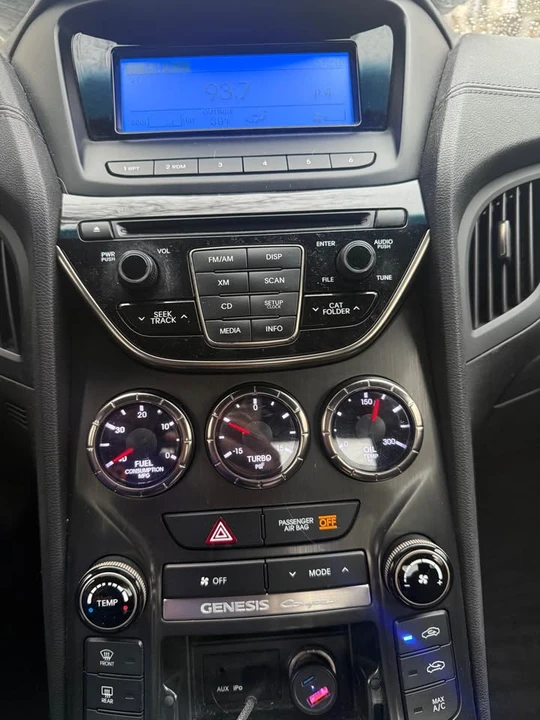 2013 Hyundai Genesis Coupe - Image 10 of 11