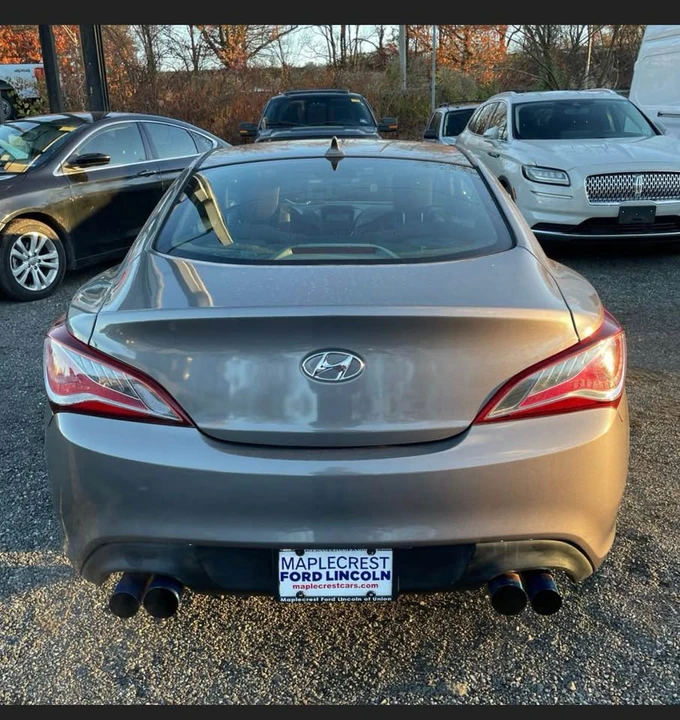 2013 Hyundai Genesis Coupe - Image 2 of 12