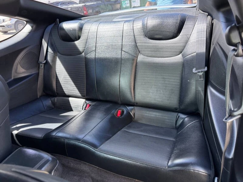2013 Hyundai Genesis - Image 12 of 19