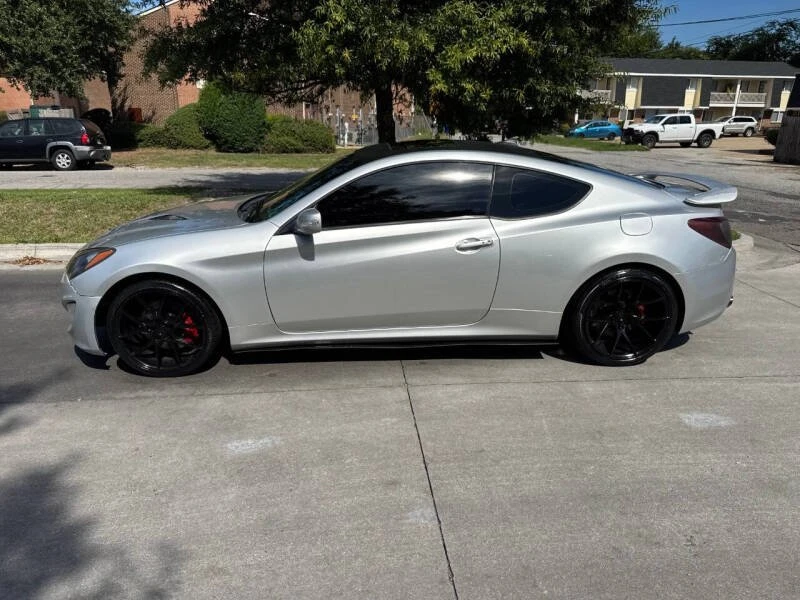 2013 Hyundai Genesis - Image 7 of 19