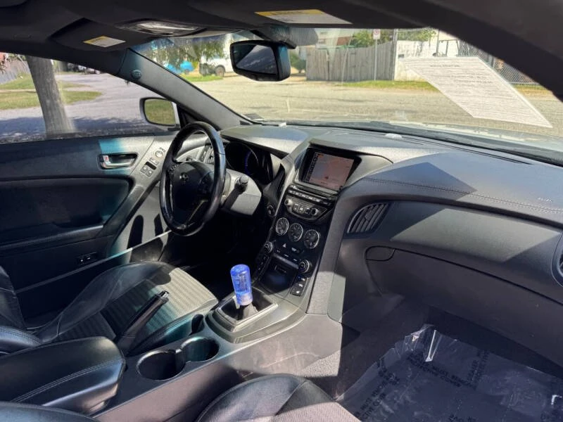 2013 Hyundai Genesis - Image 14 of 19