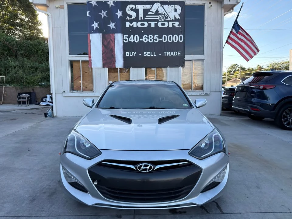 2013 Hyundai Genesis - Image 2 of 20