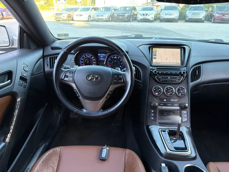 2013 Hyundai Genesis - Image 16 of 20