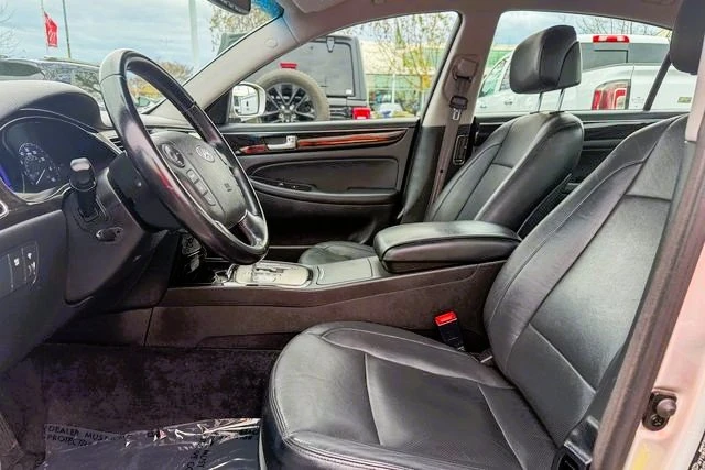 2013 Hyundai Genesis - Image 5 of 7