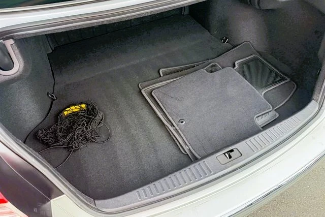 2013 Hyundai Genesis - Image 7 of 7
