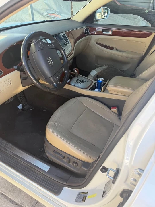 2013 Hyundai Genesis - Image 2 of 8