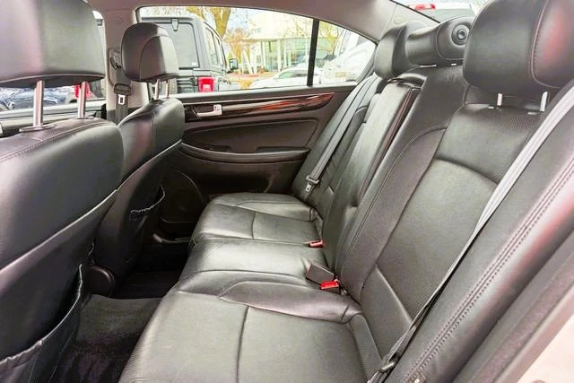 2013 Hyundai Genesis - Image 6 of 7