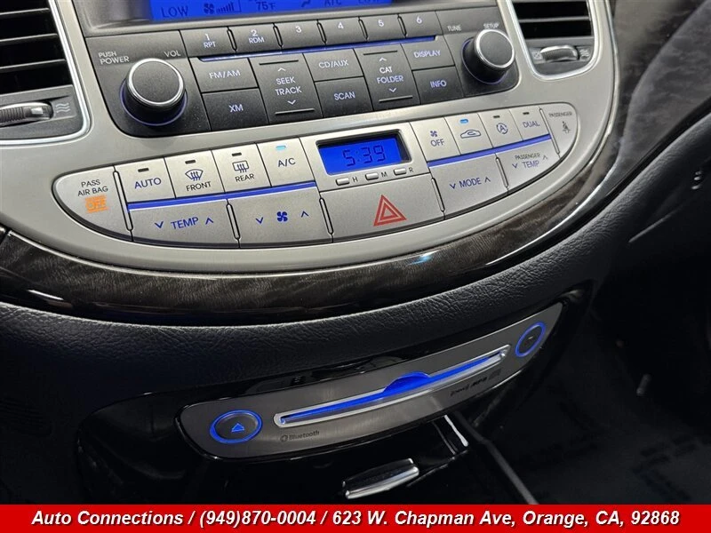 2013 Hyundai Genesis - Image 17 of 20