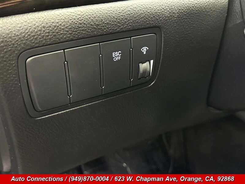 2013 Hyundai Genesis - Image 19 of 20