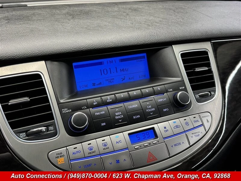 2013 Hyundai Genesis - Image 18 of 20