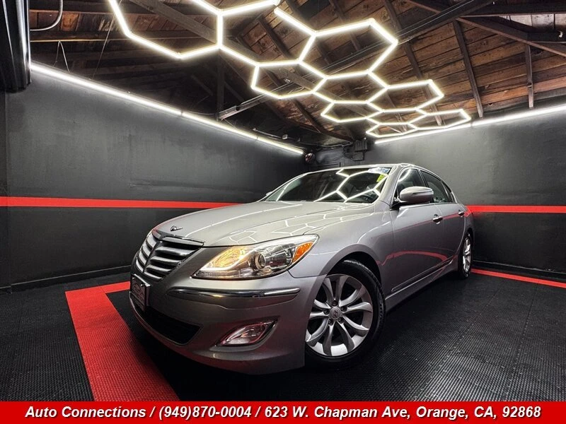 2013 Hyundai Genesis - Image 2 of 20
