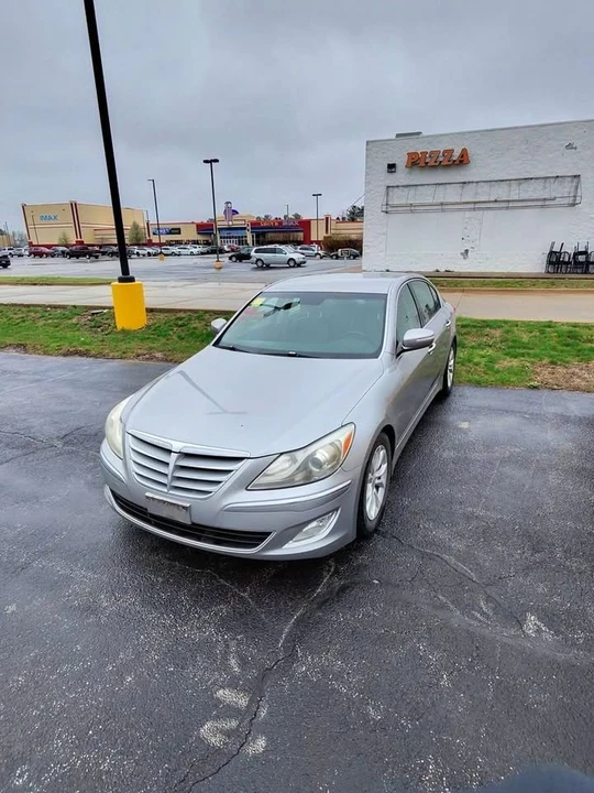 2013 Hyundai Genesis - Image 2 of 6