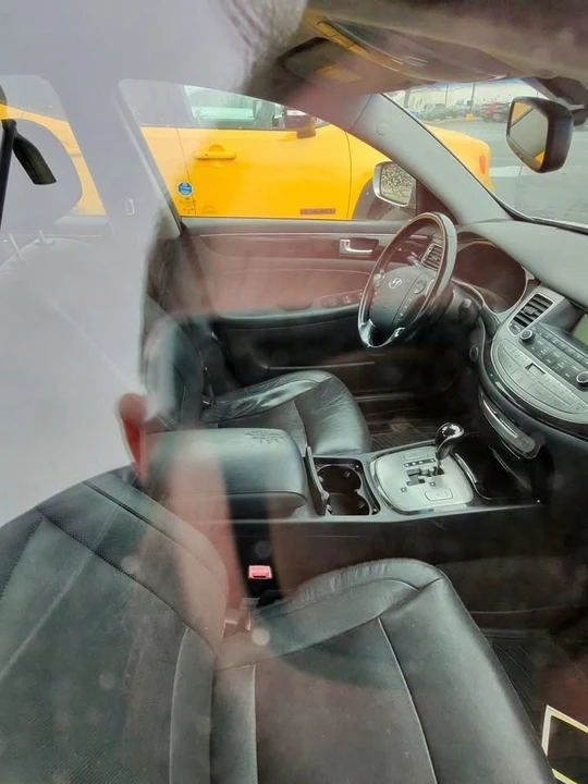 2013 Hyundai Genesis - Image 6 of 6