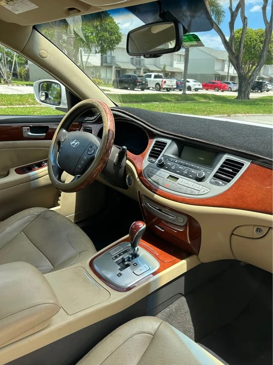 2013 Hyundai Genesis - Image 15 of 15