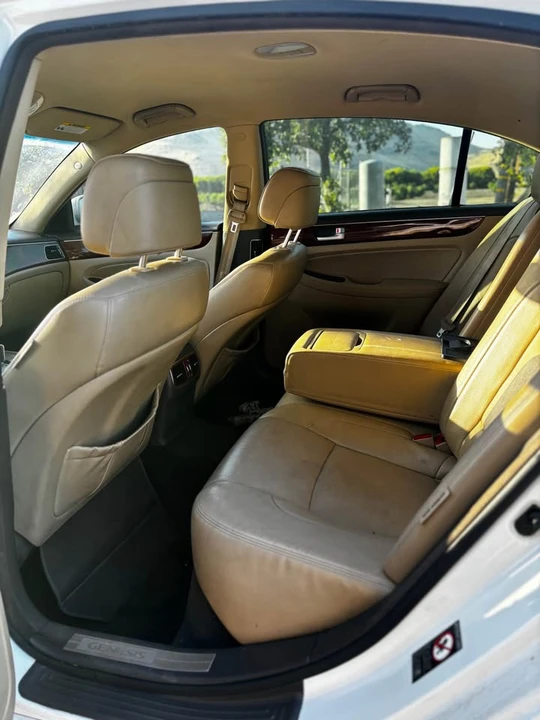 2013 Hyundai Genesis - Image 8 of 8