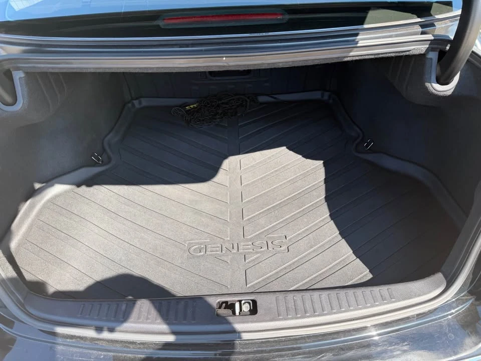 2013 Hyundai Genesis - Image 18 of 19