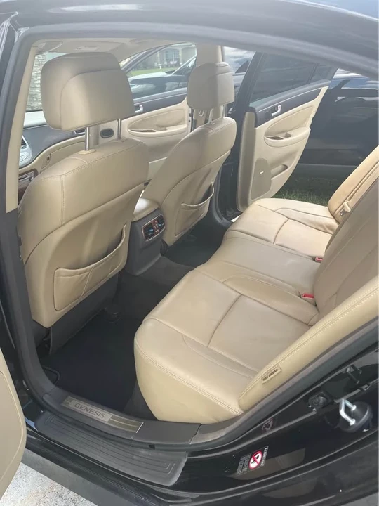2013 Hyundai Genesis - Image 12 of 18