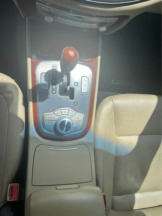 2013 Hyundai Genesis - Image 5 of 18