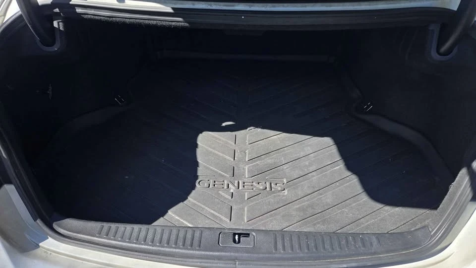 2013 Hyundai Genesis - Image 6 of 10