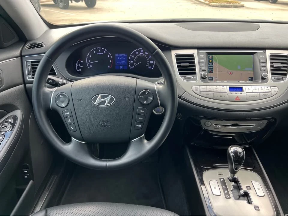 2013 Hyundai Genesis - Image 12 of 16