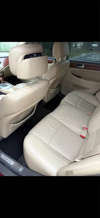 2013 Hyundai Genesis - Image 2 of 5