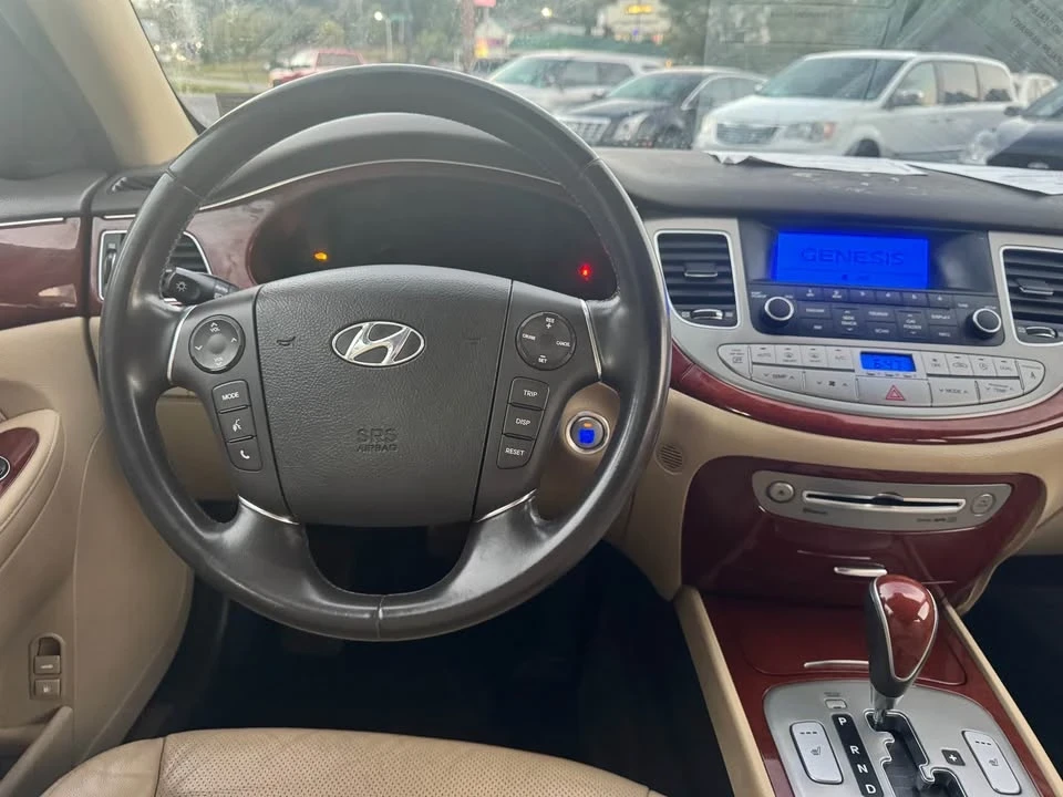 2013 Hyundai Genesis - Image 19 of 20
