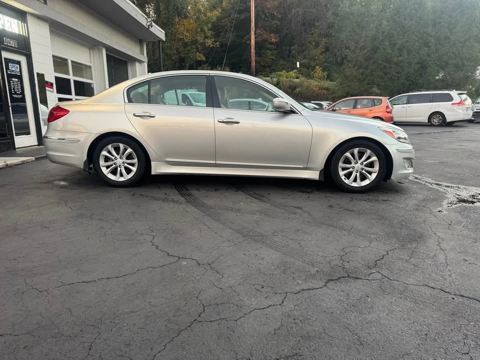 2013 Hyundai Genesis - Image 4 of 20