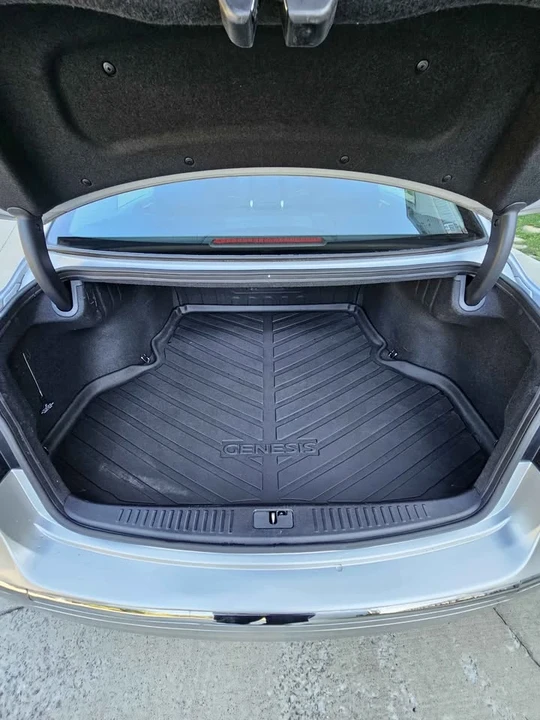 2013 Hyundai Genesis - Image 11 of 12