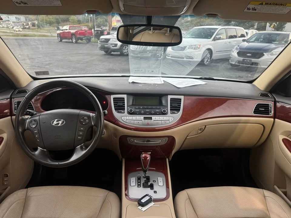 2013 Hyundai Genesis - Image 18 of 20