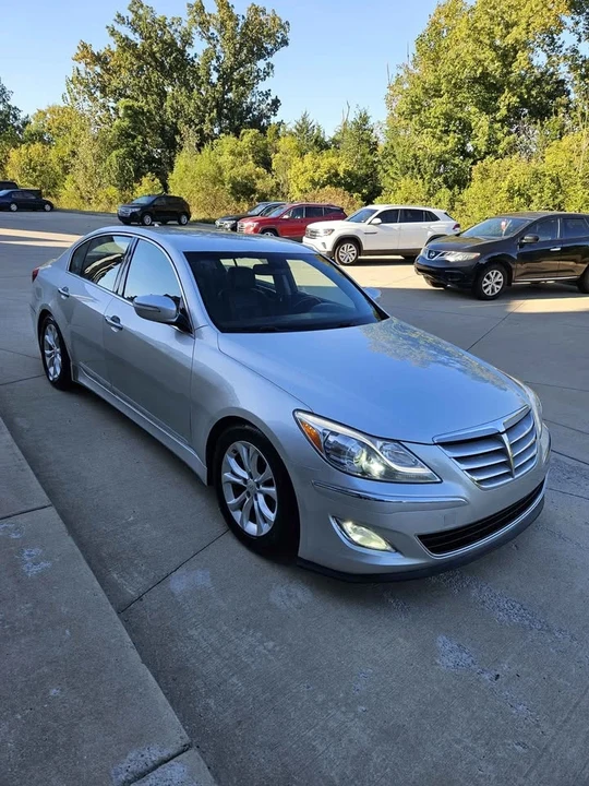 2013 Hyundai Genesis - Image 3 of 12