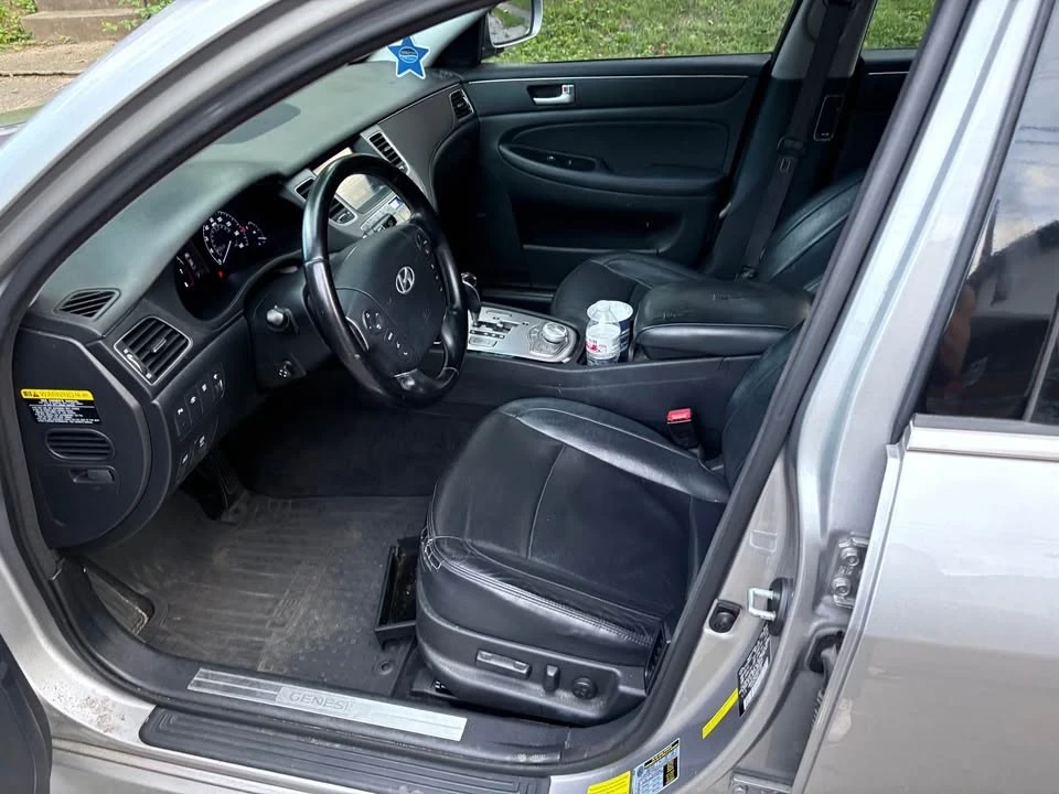2013 Hyundai Genesis - Image 5 of 5