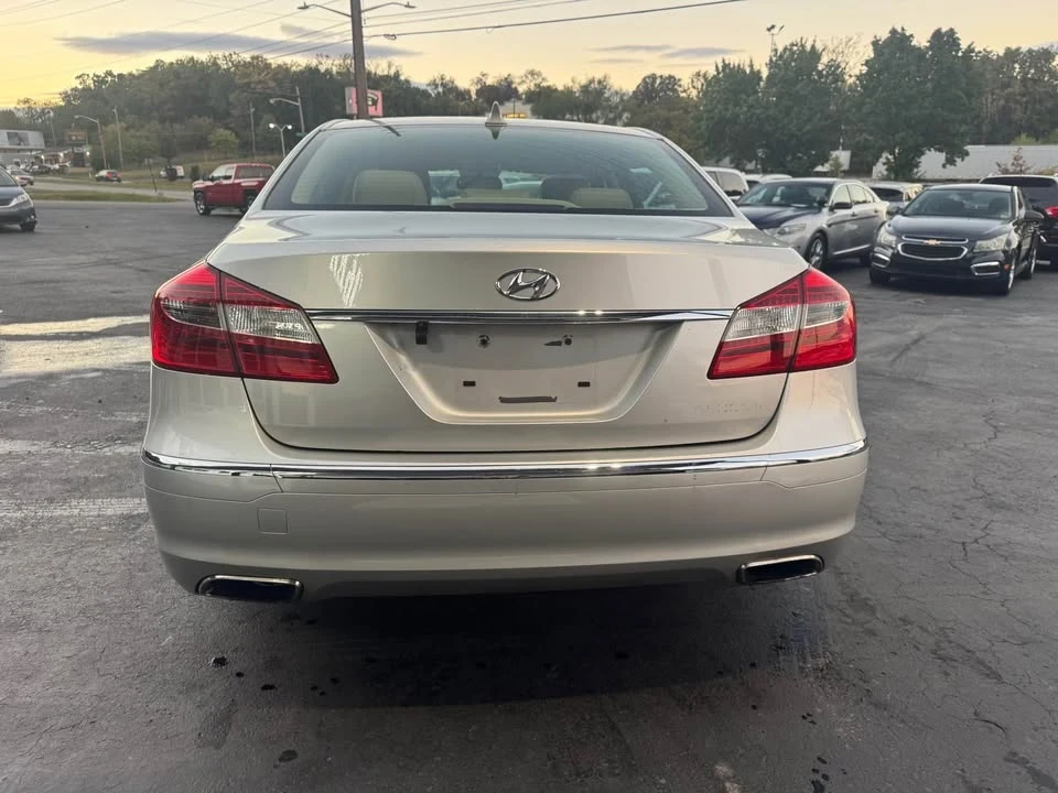 2013 Hyundai Genesis - Image 6 of 20