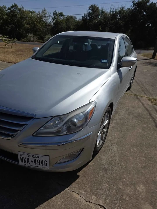 2013 Hyundai Genesis - Image 3 of 15