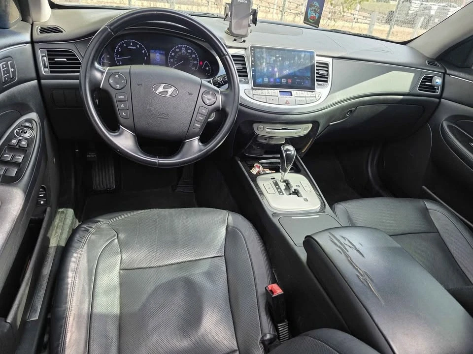 2013 Hyundai Genesis - Image 9 of 12