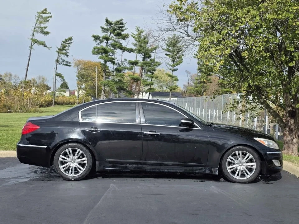 2013 Hyundai Genesis - Image 5 of 12