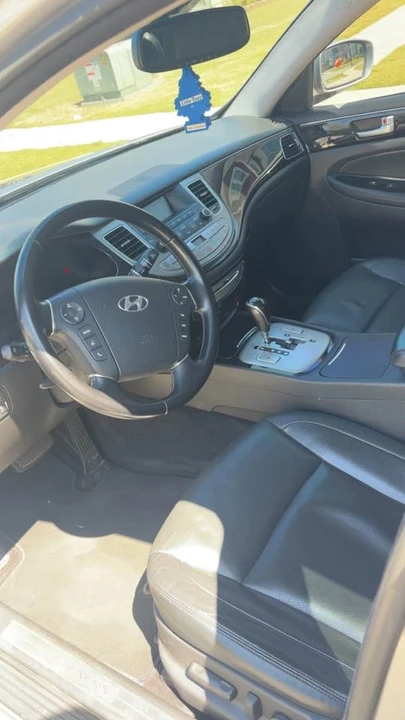2013 Hyundai Genesis - Image 6 of 8