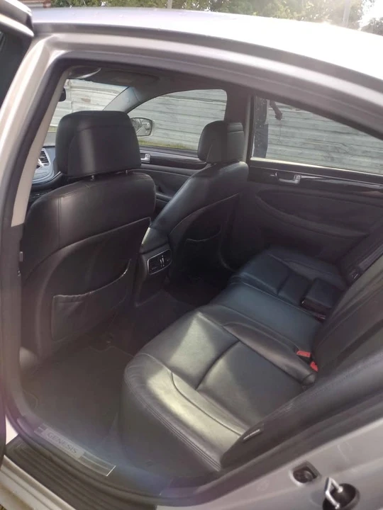 2013 Hyundai Genesis - Image 7 of 13