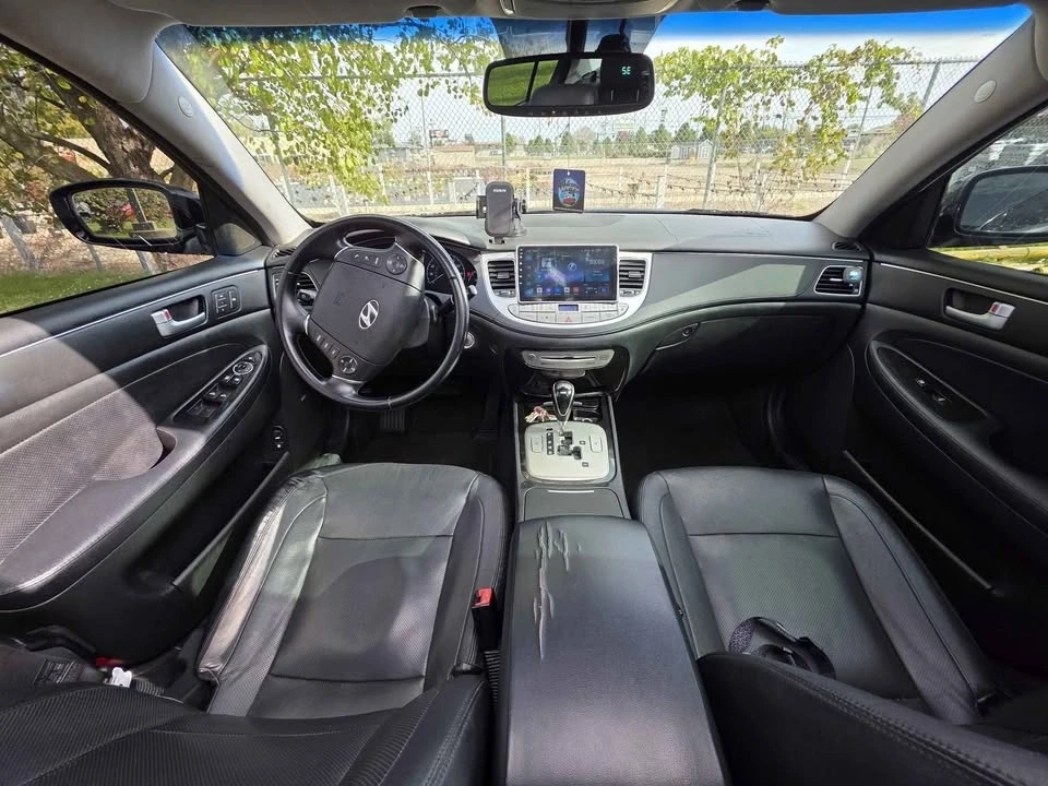 2013 Hyundai Genesis - Image 8 of 12
