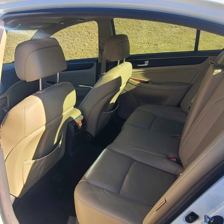 2013 Hyundai Genesis - Image 8 of 14