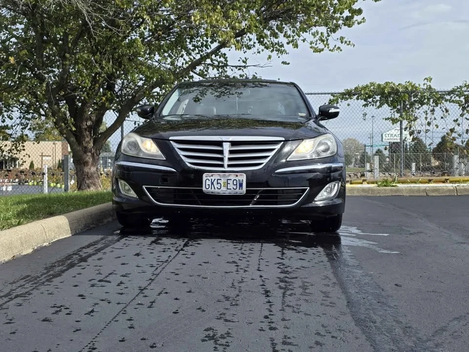 2013 Hyundai Genesis - Image 2 of 12