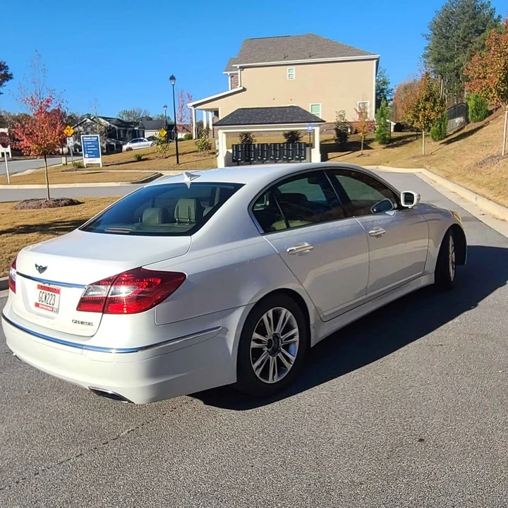 2013 Hyundai Genesis - Image 5 of 14