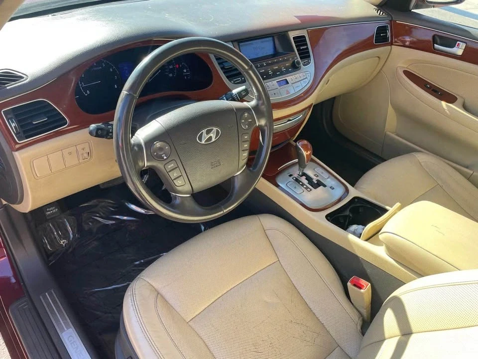 2013 Hyundai Genesis - Image 5 of 9