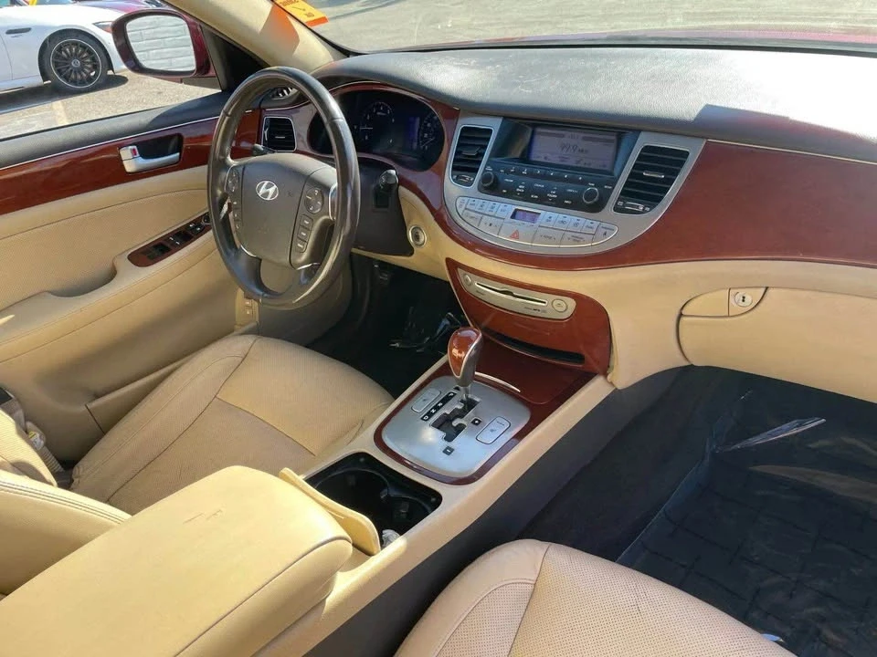 2013 Hyundai Genesis - Image 7 of 9