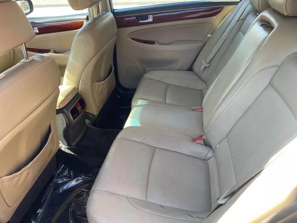 2013 Hyundai Genesis - Image 6 of 9