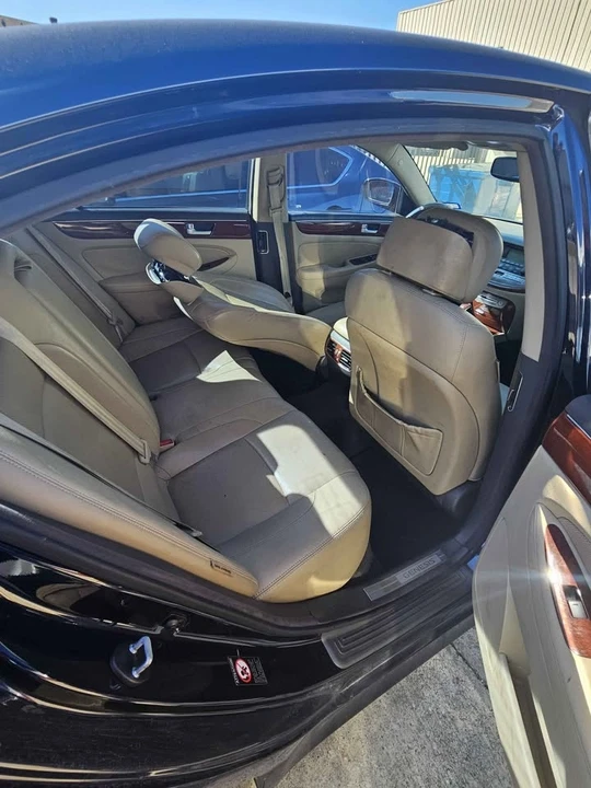 2013 Hyundai Genesis - Image 7 of 9