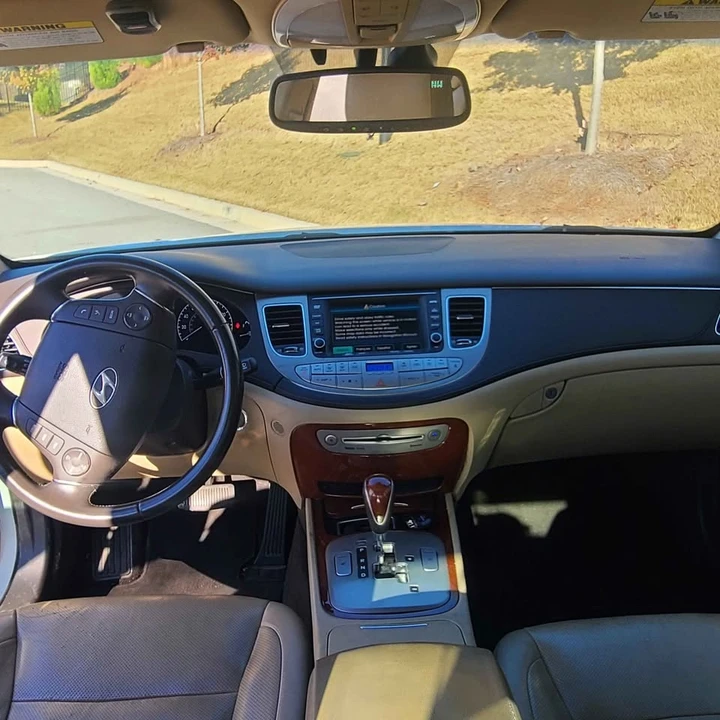 2013 Hyundai Genesis - Image 9 of 14