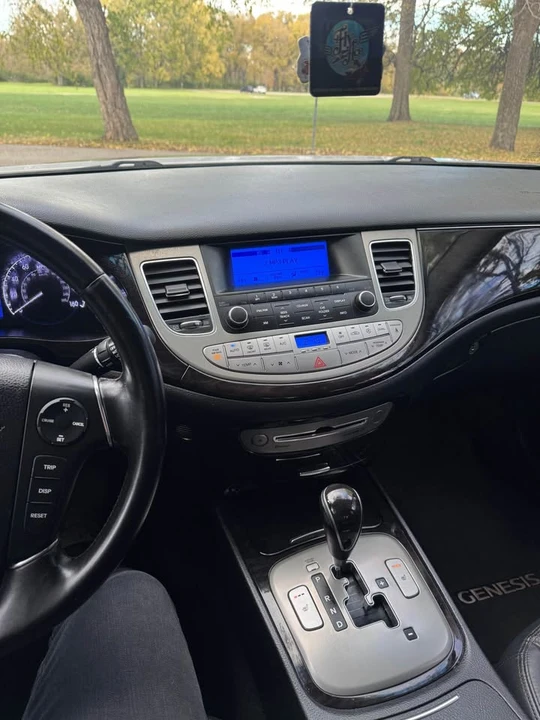 2013 Hyundai Genesis - Image 13 of 15