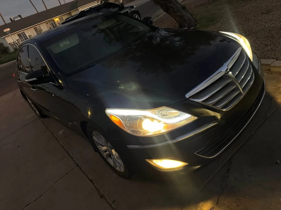 2013 Hyundai Genesis - Image 5 of 13