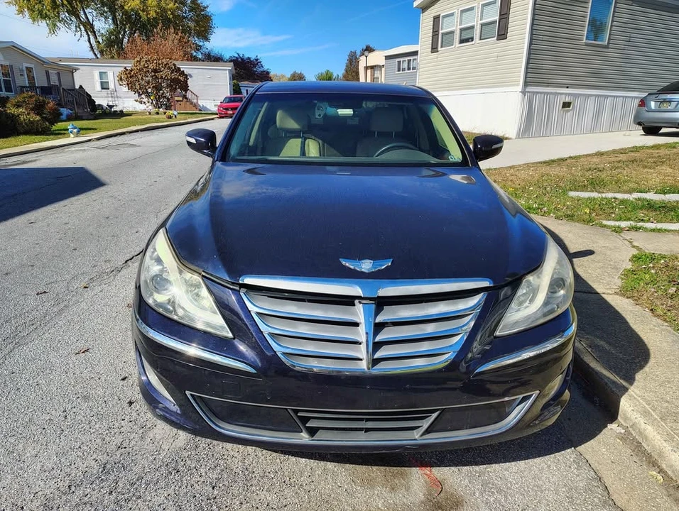 2013 Hyundai Genesis - Image 6 of 8