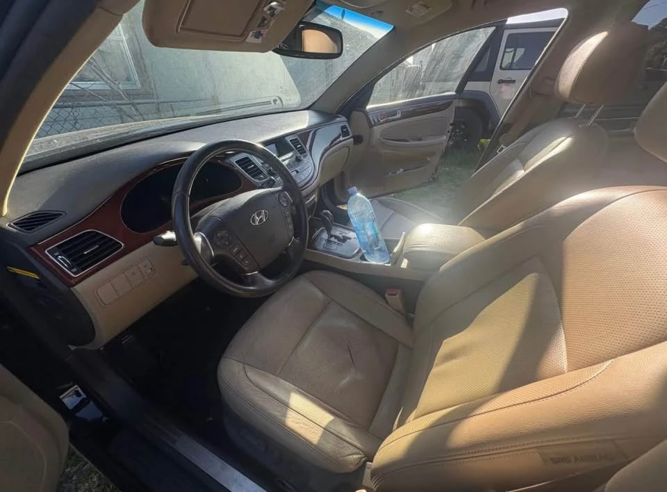 2013 Hyundai Genesis - Image 6 of 7